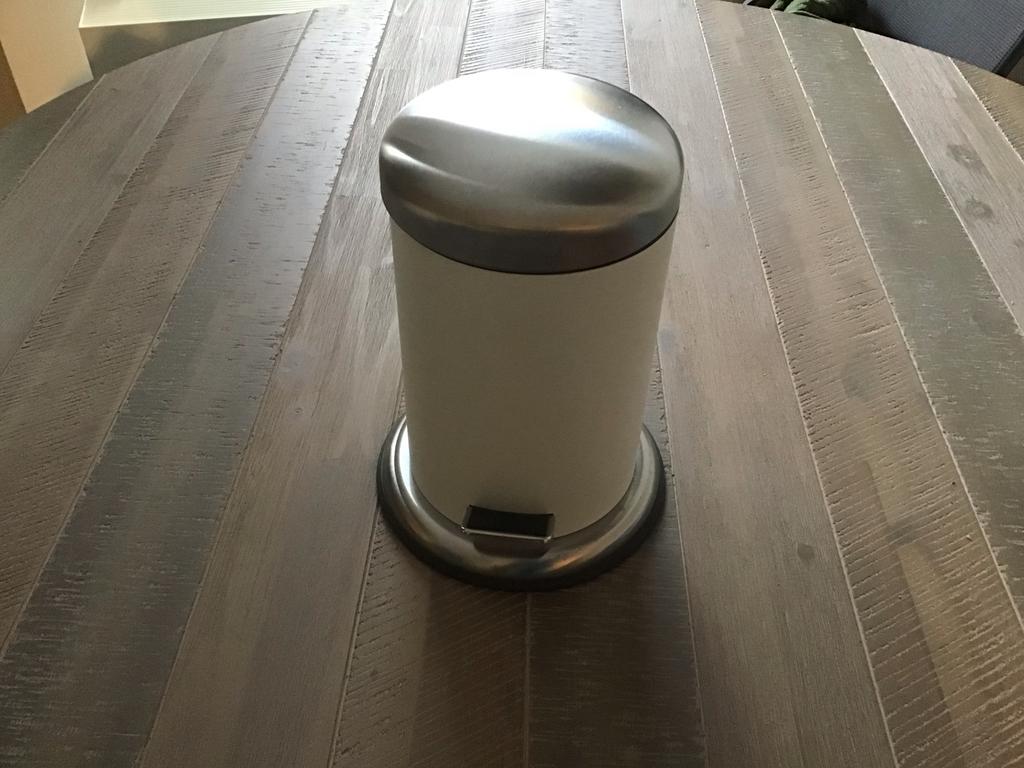 Nieuwe prullenbak met pedaal, Met pedaal, Nieuw, Ophalen of Verzenden, Metaal