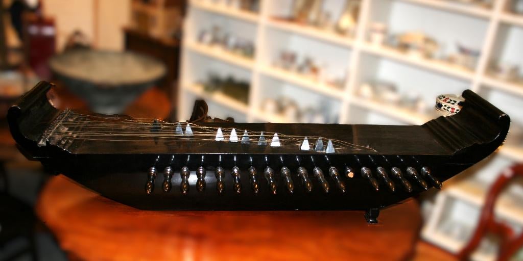 Kacapi Rincik: Sundanees snaarinstrument, bieden vanaf €50, Muziek en Instrumenten, Snaarinstrumenten | Overige, Gebruikt, Citer