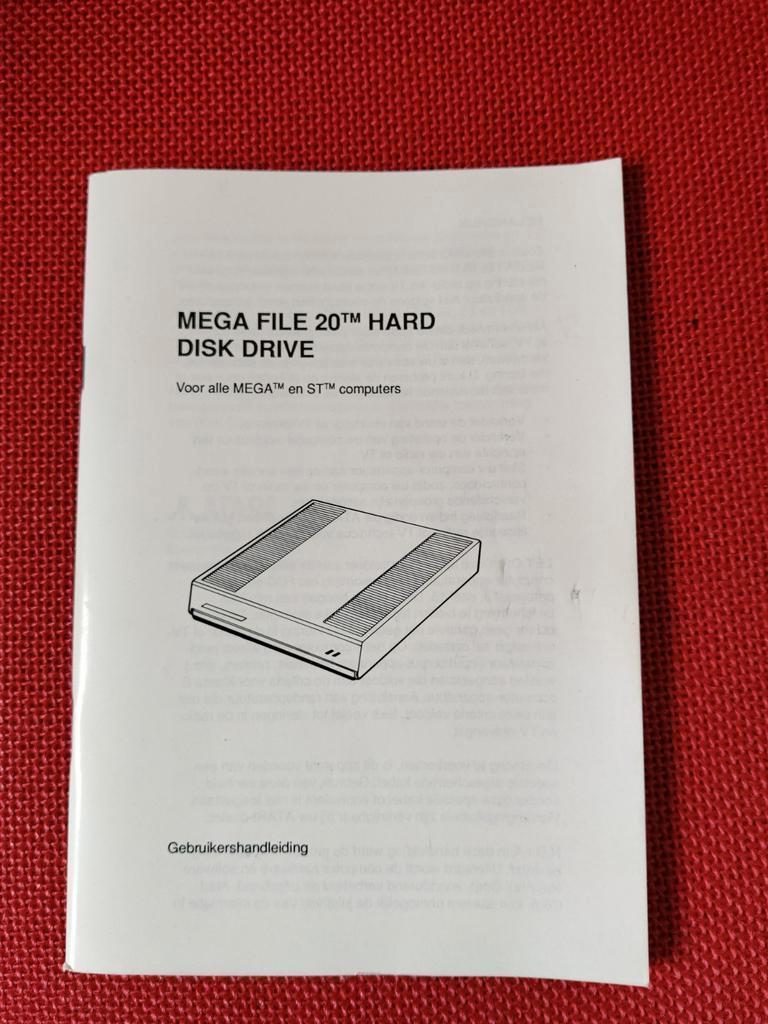 Atari Mega File 20 HDD Gebruikshandleiding, Boeken, Informatica en Computer, Gelezen, Hardware, Ophalen of Verzenden