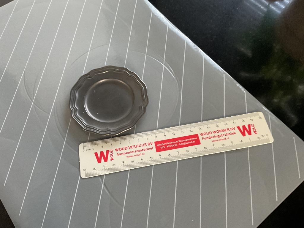 Antieke Franse tinnen zwaar bordje. Miniatuur., Antiek en Kunst, Antiek | Tin, Ophalen of Verzenden