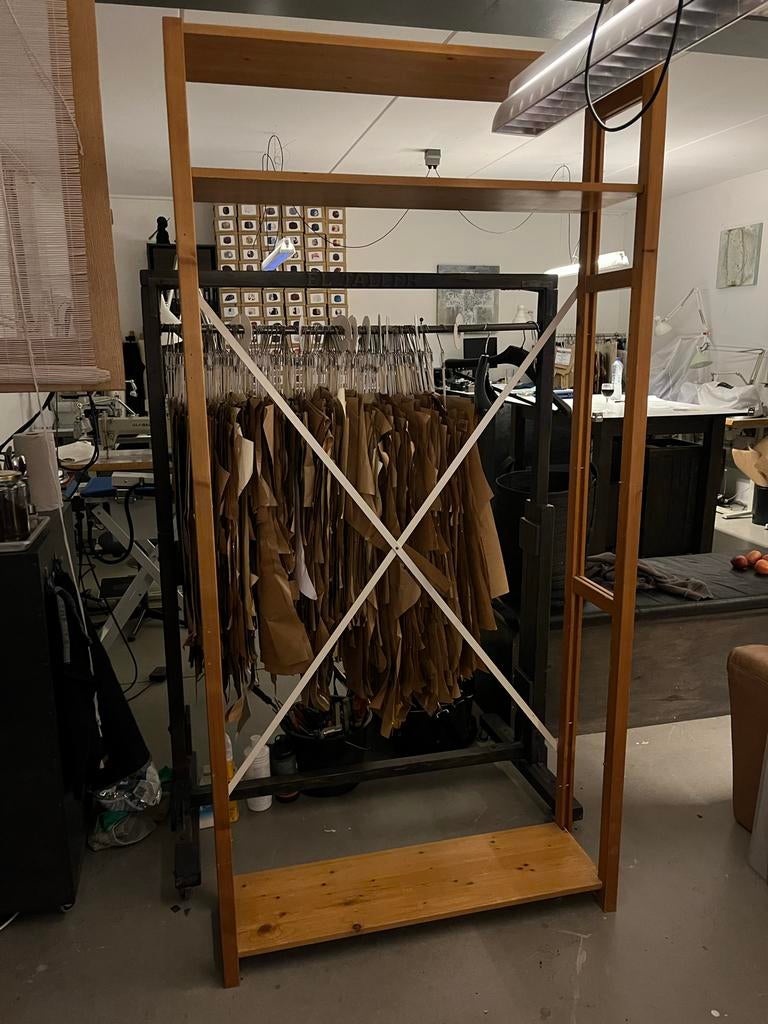 Lundia kast 208 x 80 x 30 met 7 planken, Ophalen, Gebruikt