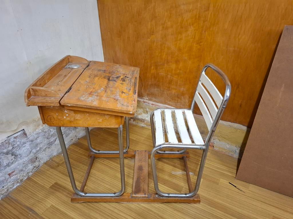 Goed gebruikt leuk schoolbankje, Kinderen en Baby's, Kinderkamer | Tafels en Stoelen, Ophalen, Gebruikt, Stoel(en)