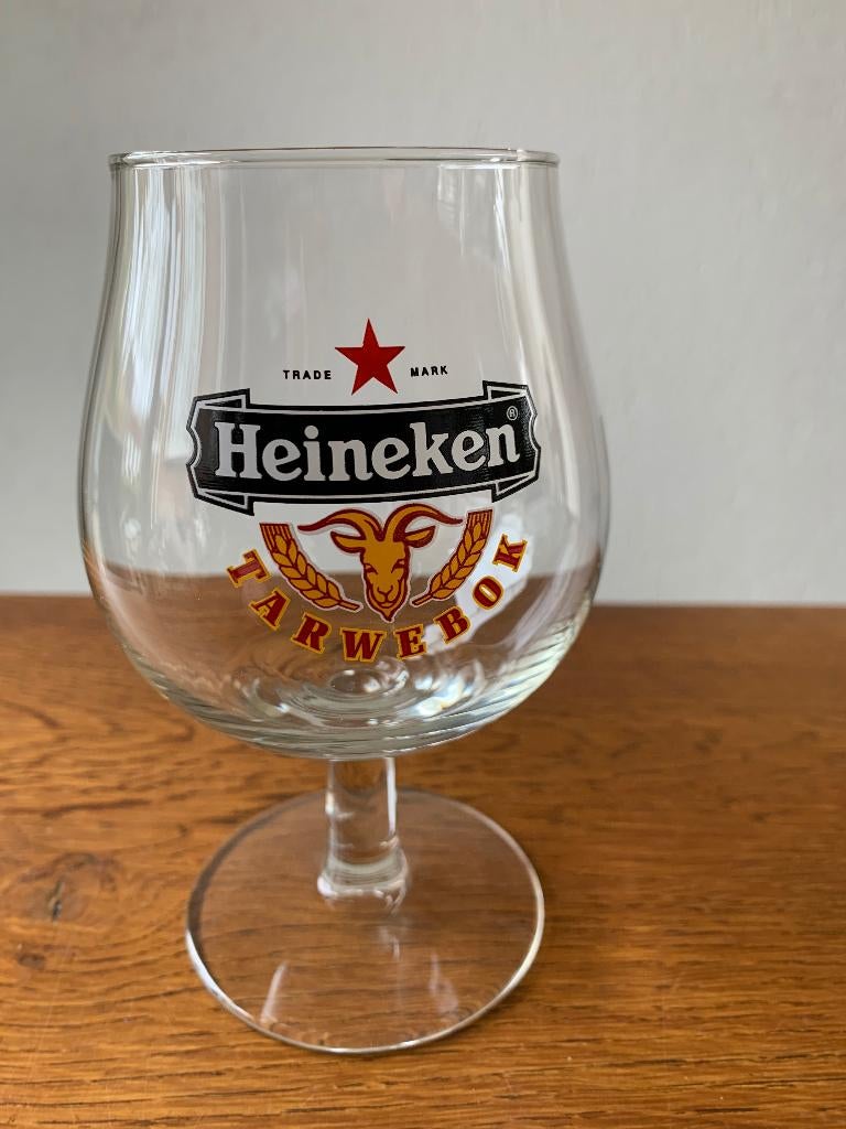 Bierglas op Voet "Heineken" 'Tarwebok' Nieuw, Ophalen of Verzenden, Nieuw, Glas of Glazen, Overige merken