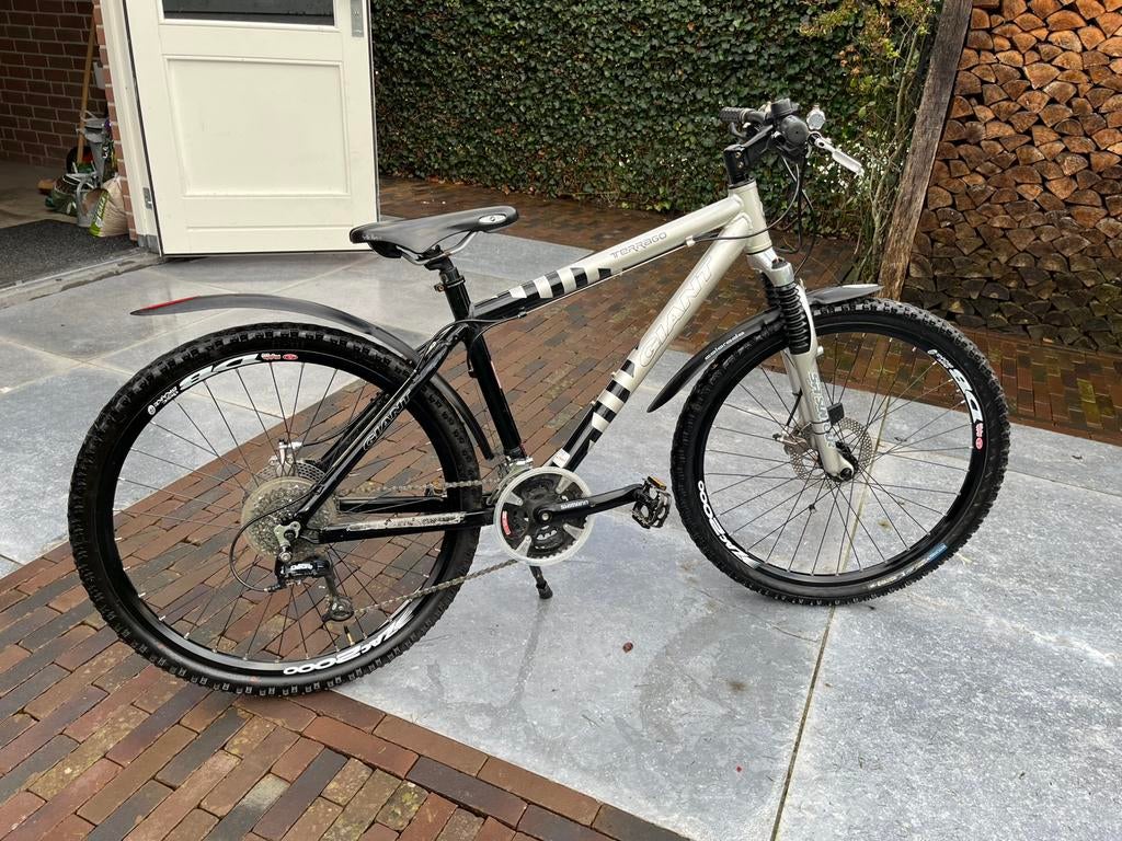 Giant Terrago atb mtb met schijfremmen, Ophalen, Zo goed als nieuw, Giant