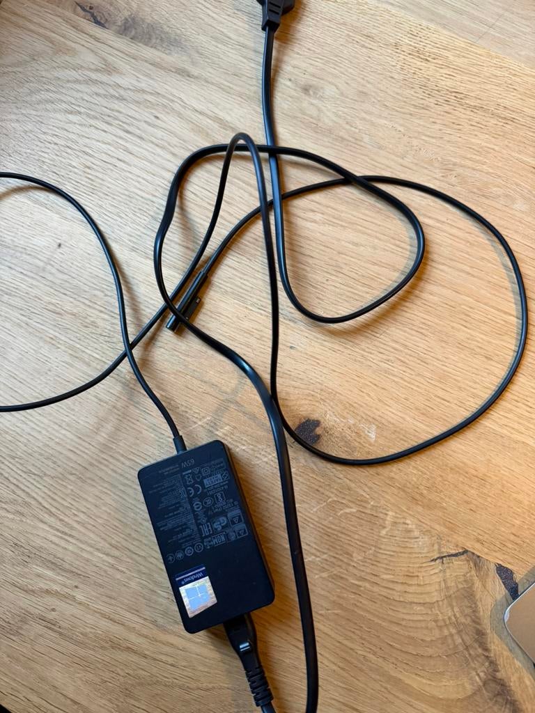 Microsoft Surface lader 65W zo goed als nieuw, Ophalen of Verzenden, Zo goed als nieuw