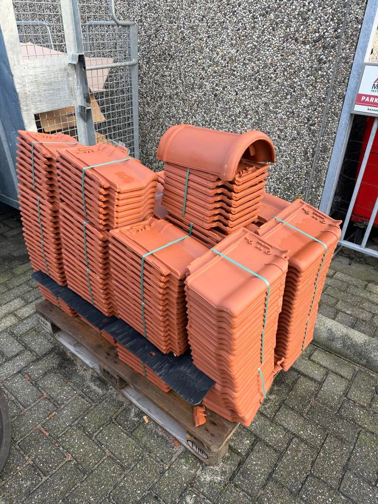 Nieuwe dakpannen - Postel 20 - Monier F-SGY, Doe-het-zelf en Verbouw, Gebruikt, Steen of Klei, Ophalen of Verzenden, Minder dan 5 m²