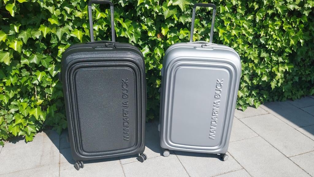 In stijl op reis met deze GRIJZE Mandarina Duck Koffer, Ophalen, 50 tot 60 cm, Zo goed als nieuw, Zacht kunststof