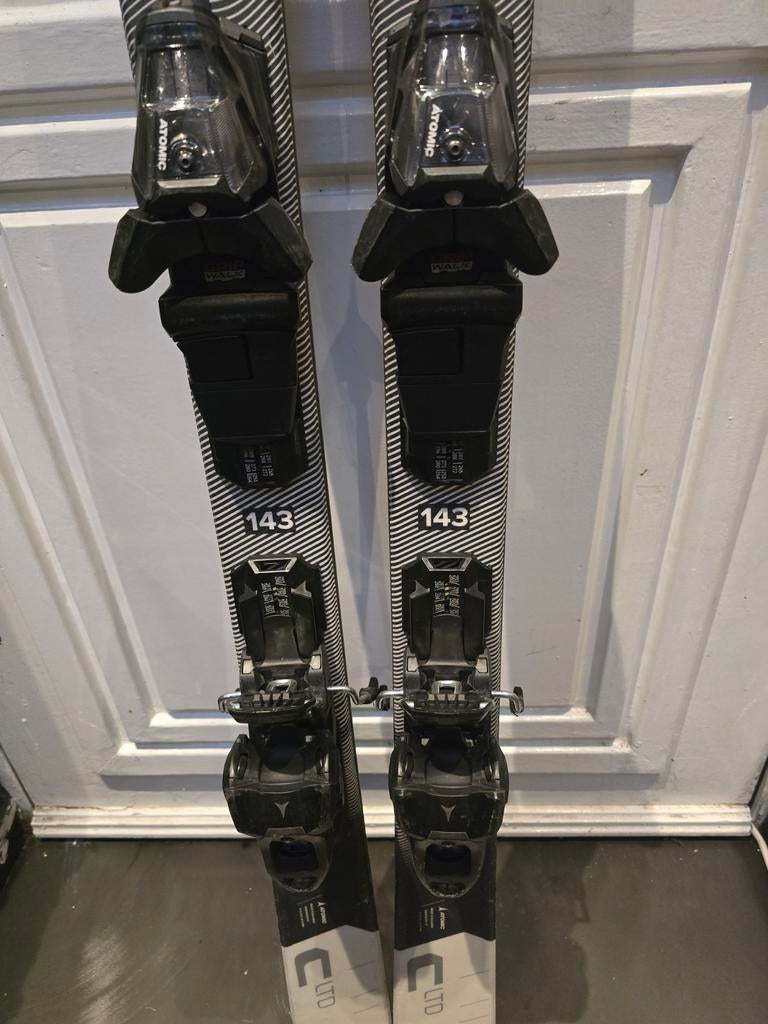 143cm ATOMIC CLOUD CLTD DAMES LIGHT CARVE SKIS, 140 tot 160 cm, Ophalen of Verzenden, Zo goed als nieuw, Carve
