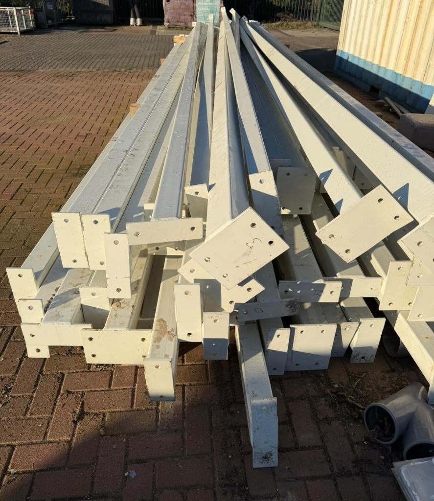 Stalen, ijzeren staanders/kokers. 10x10-12x12. Lengte 9 m., Doe-het-zelf en Verbouw, Metalen, Ophalen, Nieuw, IJzer