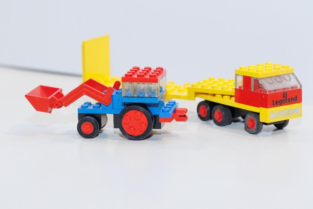 LEGO 682 -1 LEGOLAND: Construction: Low loader and tractor, Kinderen en Baby's, Speelgoed | Duplo en Lego, Ophalen of Verzenden