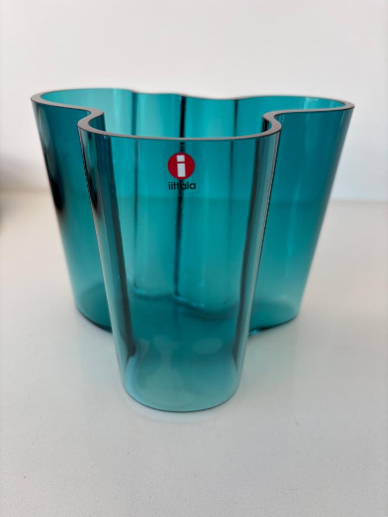 Iittala Alvar Aalto vaas 120 mm seablue, Huis en Inrichting, Woonaccessoires | Vazen, Blauw, Ophalen of Verzenden, Minder dan 50 cm