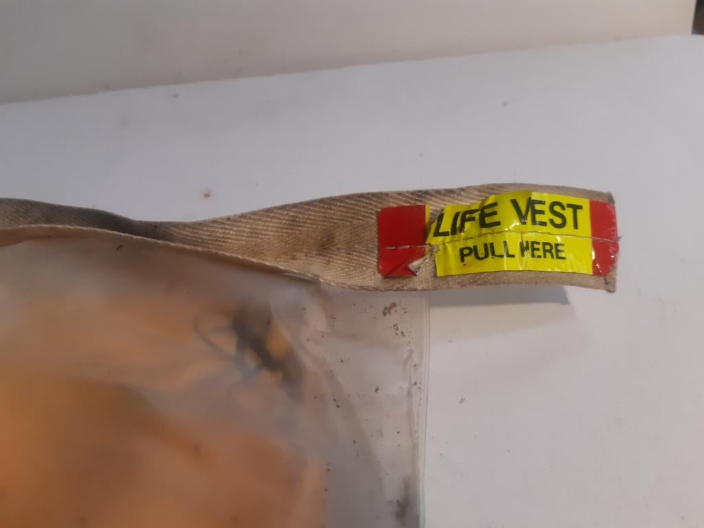 KLM   Life  Vest   Adult  /   Child, Verzamelen, Ophalen of Verzenden, Nieuw, Overige typen