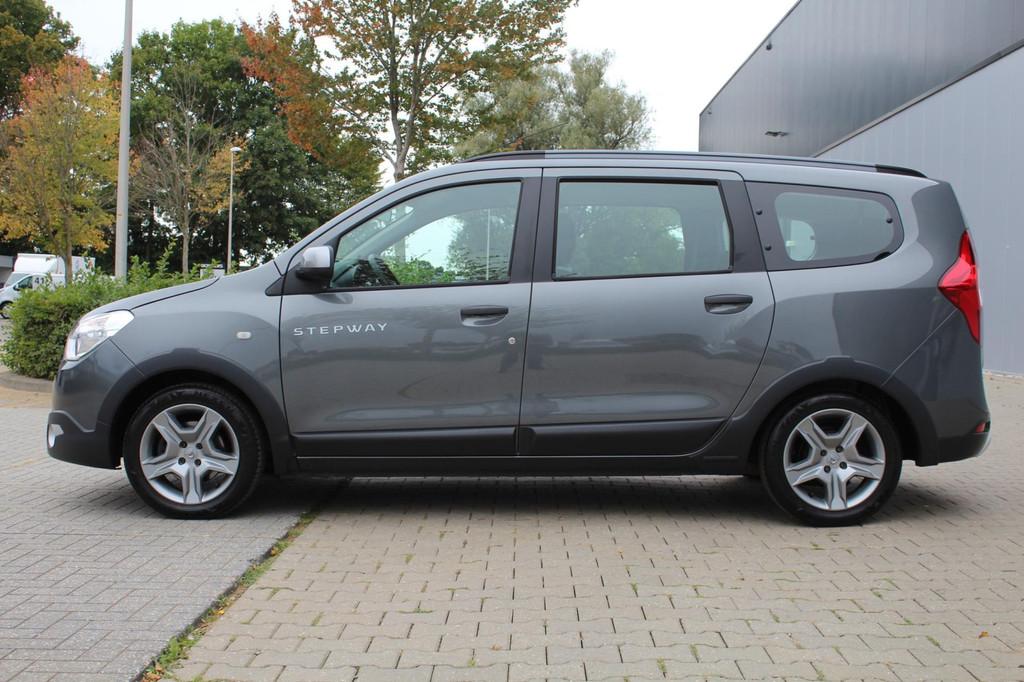 Dacia LODGY 1.2 TCe Lauréate Stepway 7persoons | Navigatie, Auto's, Voorwielaandrijving, Stof, 4 cilinders, Handgeschakeld
