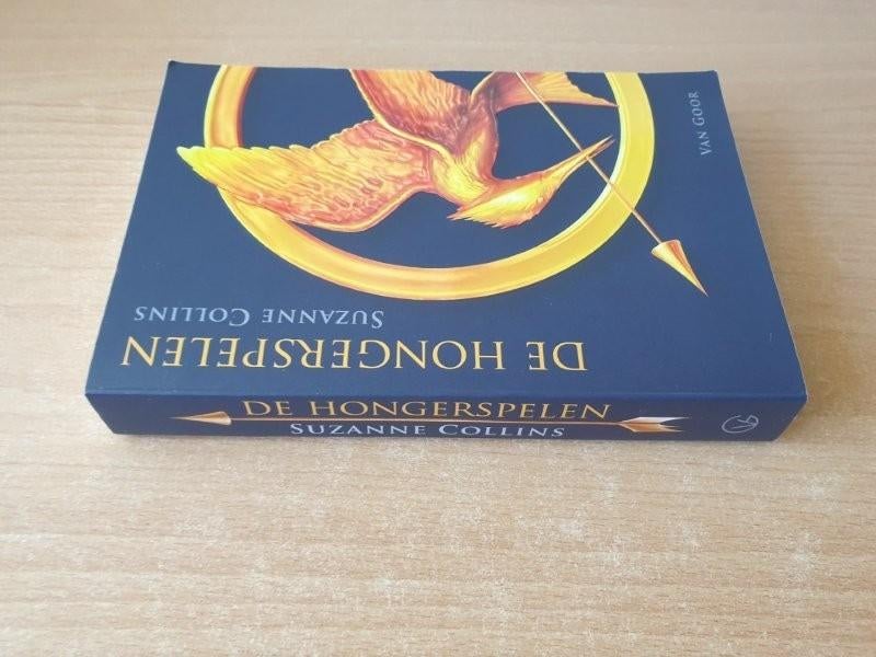 Suzanne Collins - De Hongerspelen &  Mockingjay (ned), Ophalen of Verzenden, Gelezen, Suzanne Collins