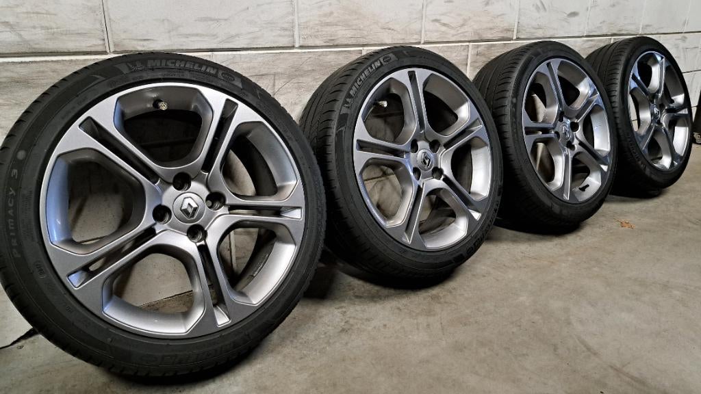 Lichtmetalen velgen Clio 3 GT velgen 205/45/17 Modus Megane, Gebruikt, Banden en Velgen, 17 inch, Personenwagen