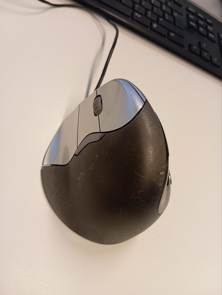 Evoluent VerticalMouse 4 Left - Ergonomische Muis VM4L, Computers en Software, Muizen, Gebruikt, Muis, Linkshandig, Bedraad, Ergonomisch
