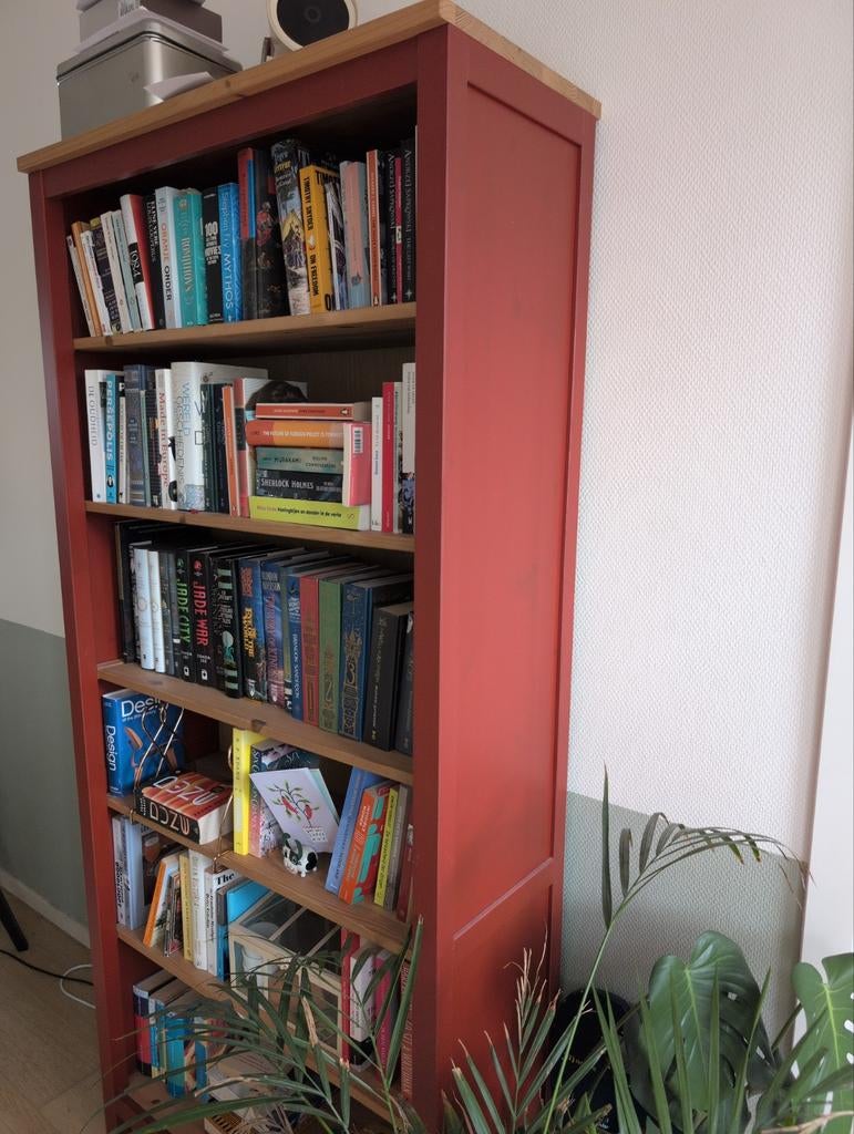 IKEA Hemnes Boekenkast Rood - Unieke Kleur, Met plank(en), Gebruikt, 25 tot 50 cm, 50 tot 100 cm