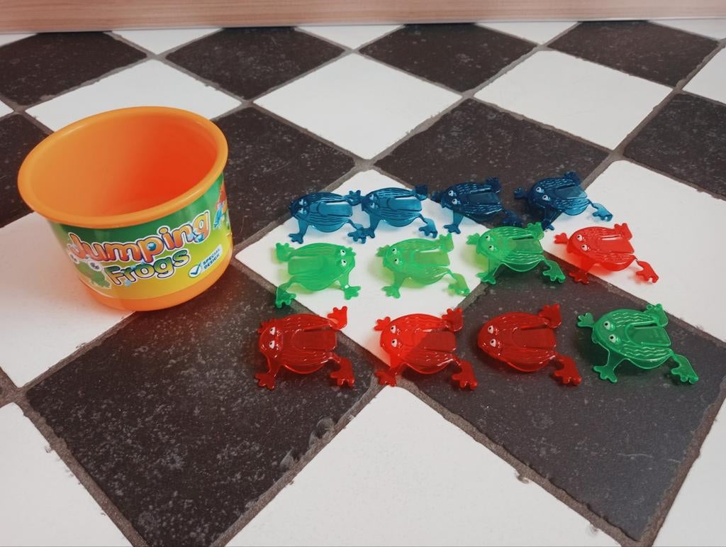 Jumping Frogs spel (soort vlooienspel) prima staat, Een of twee spelers, Ophalen of Verzenden, Zo goed als nieuw