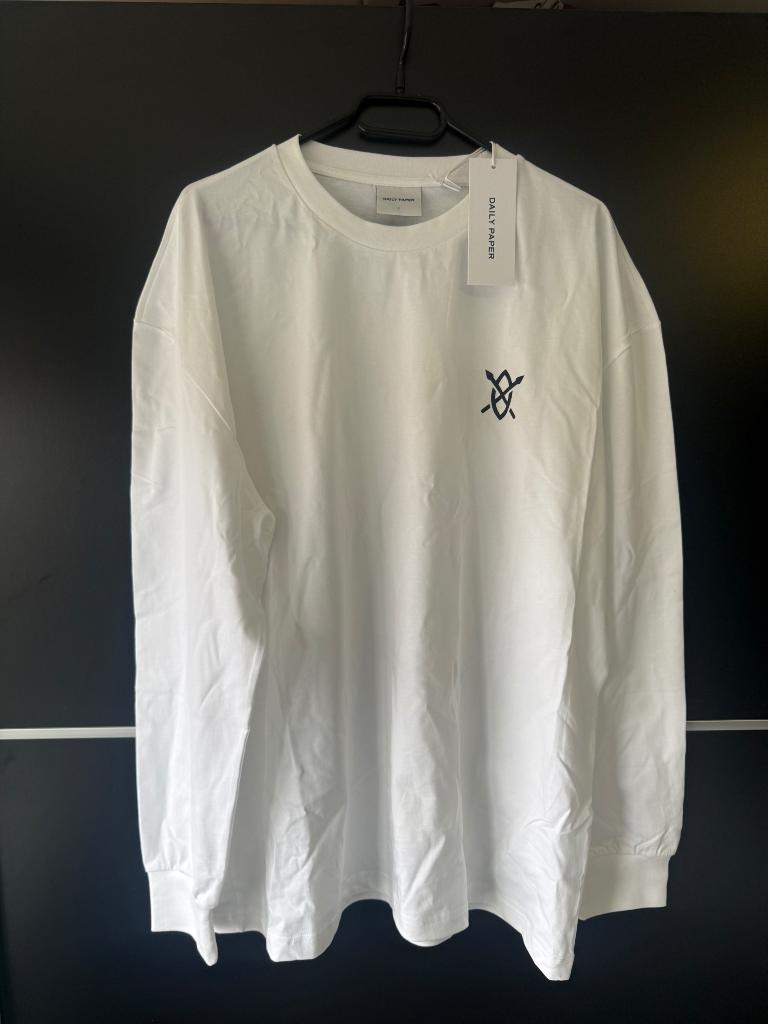 Daily paper Ams Store longsleeve met logo- en backprint, Kleding | Heren, Maat 52/54 (L), Wit, Nieuw, Ophalen of Verzenden
