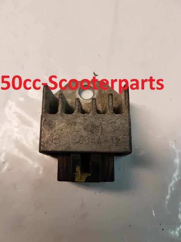 Spanningsregelaar Peugeot Ludix 10 Snake Gebruikt 772592, Ophalen of Verzenden, -, -, -