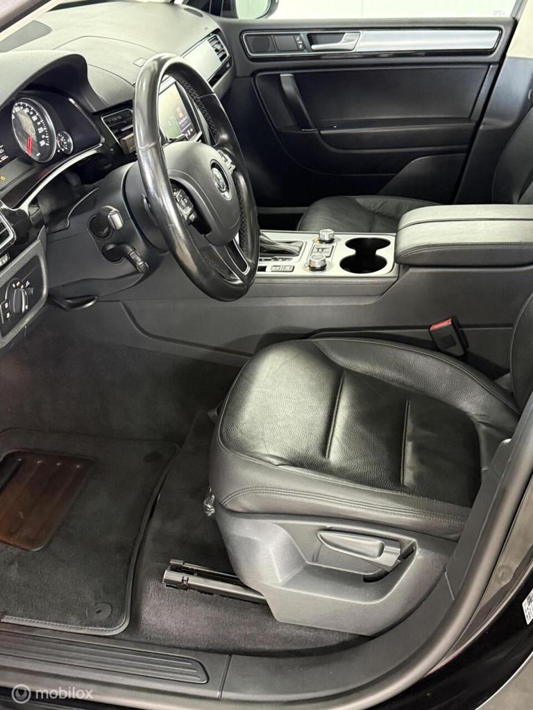 Volkswagen Touareg 3.0 tdi R-Line GRIJS Kent [Leer,Carplay,L, Automaat, Gebruikt, Zwart, 2217 kg