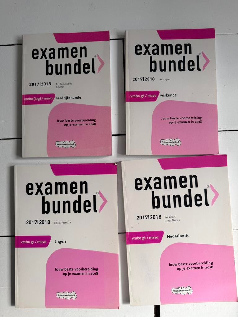 Examenbundels VMBO €30 voor 4 boeken, Boeken, Ophalen of Verzenden, Zo goed als nieuw, VMBO