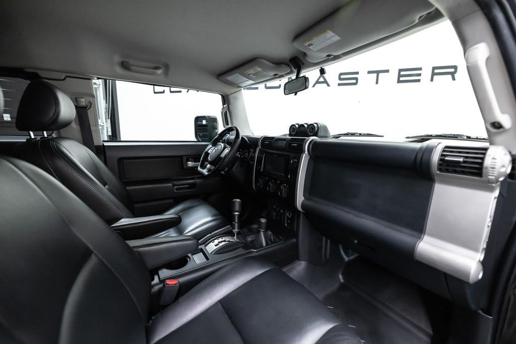 Toyota FJ Cruiser V6 VVT-i Btw auto, Fiscale waarde € 8.00, Automaat, Gebruikt, 4000 cc, Leder en Stof