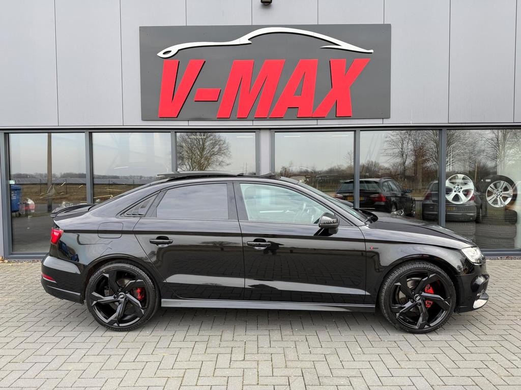Audi A3 Limousine 1.5 TFSI 3X S-Line Pano ACC LaneAs Carplay, 4 cilinders, 150 pk, Leder en Stof, Zwart