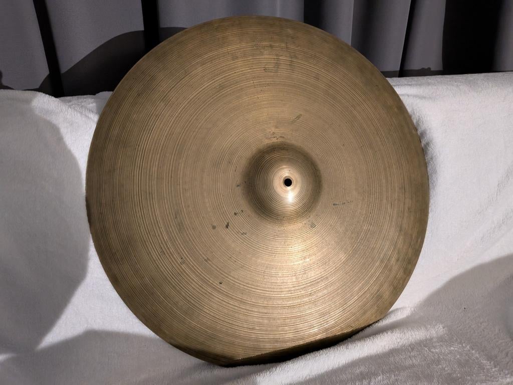 Vintage Zildjian Avedis A Ride 24" (Jaren '50 - '60), Muziek en Instrumenten, Drumstellen en Slagwerk, Ophalen of Verzenden, Gebruikt