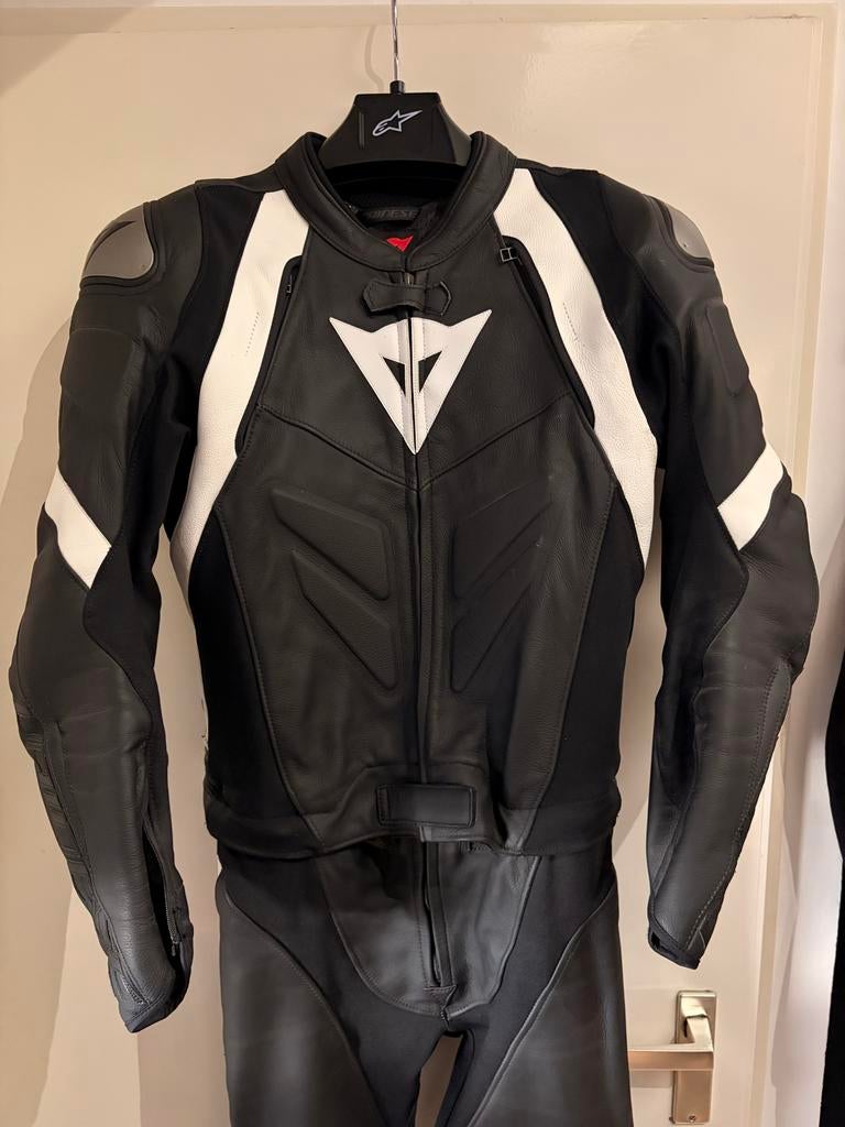 Dainese 2-delig motorpak, zwart/wit, maat 98, Motoren, Ophalen of Verzenden, Nieuw zonder kaartje, Heren, Combipak