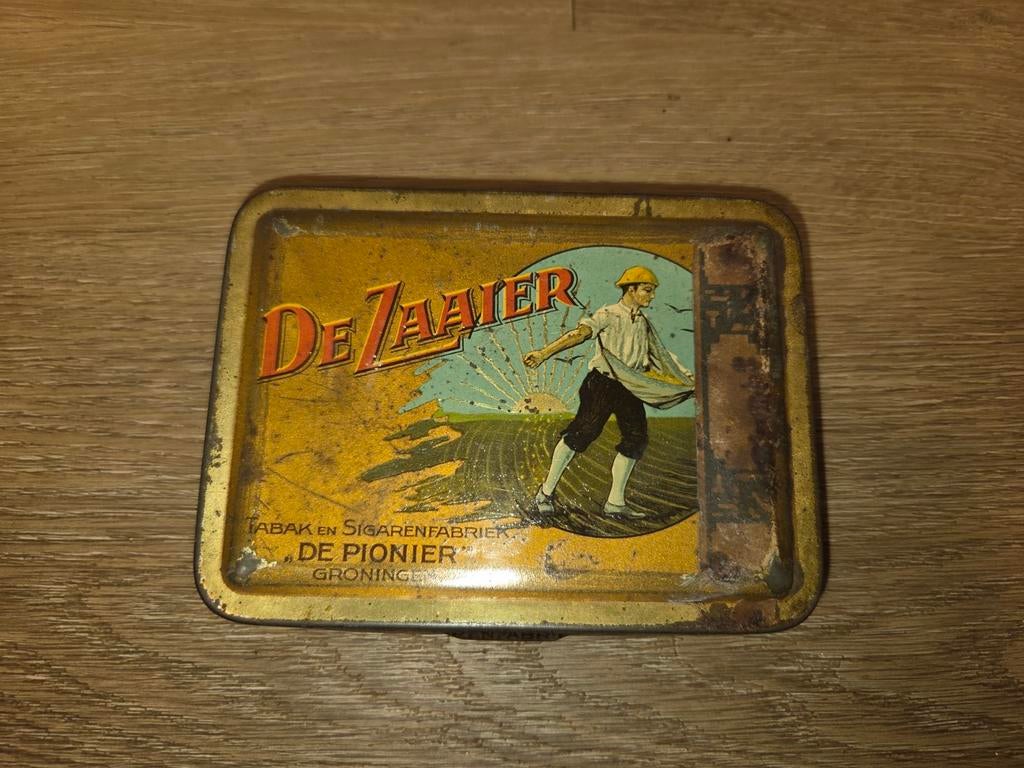 Vintage sigarenblikje "De Zaaier" - De Pionier Groningen, Verzamelen, Ophalen of Verzenden, Gebruikt, Overige, Overige merken