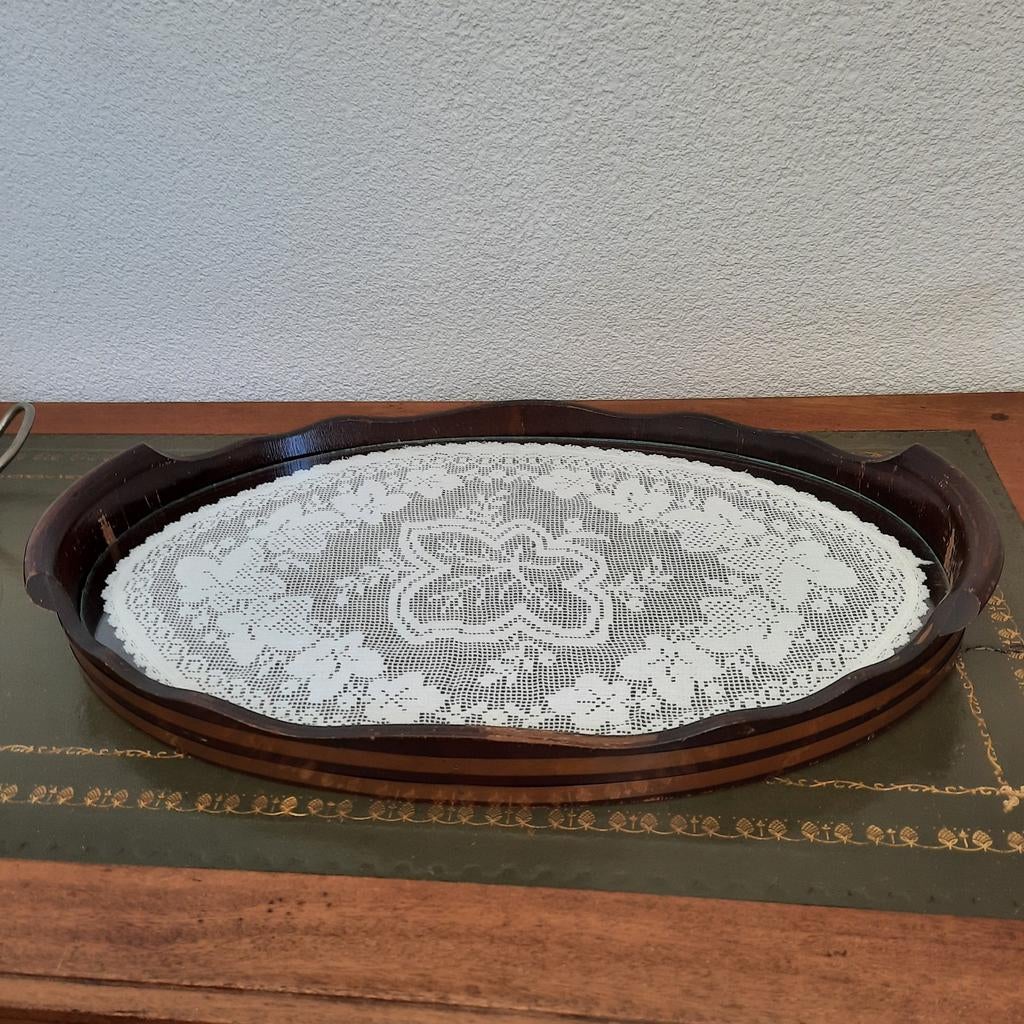 Antieke houten dienblad met glas en kanten kleedje, Ophalen