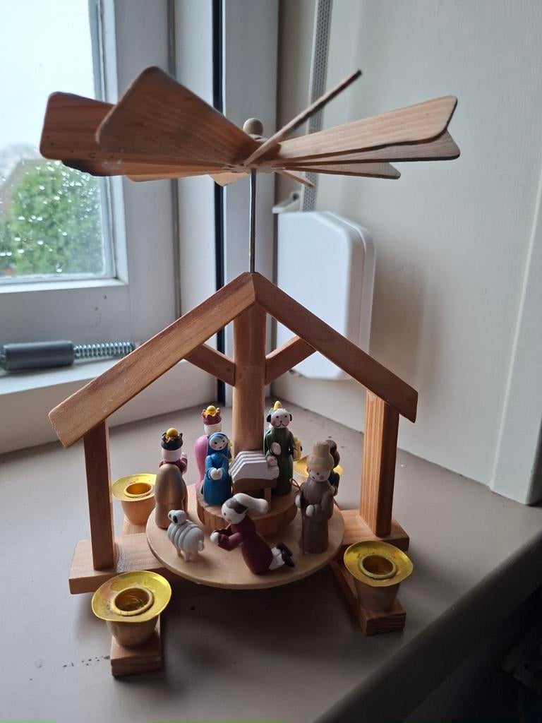 Vintage houten kerststal , carrousel kerst, Diversen, Kerst, Ophalen of Verzenden, Zo goed als nieuw, Nvt, Nvt