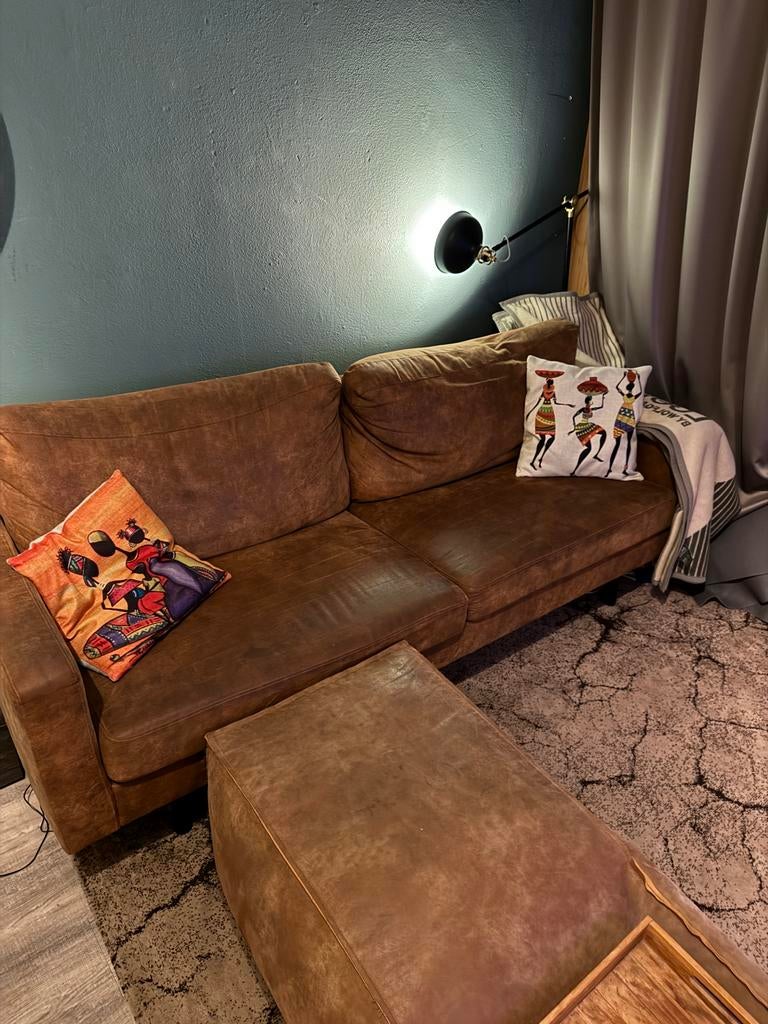 Bank met hocker en tapijt, Ophalen, Gebruikt, Driepersoons, 75 tot 100 cm