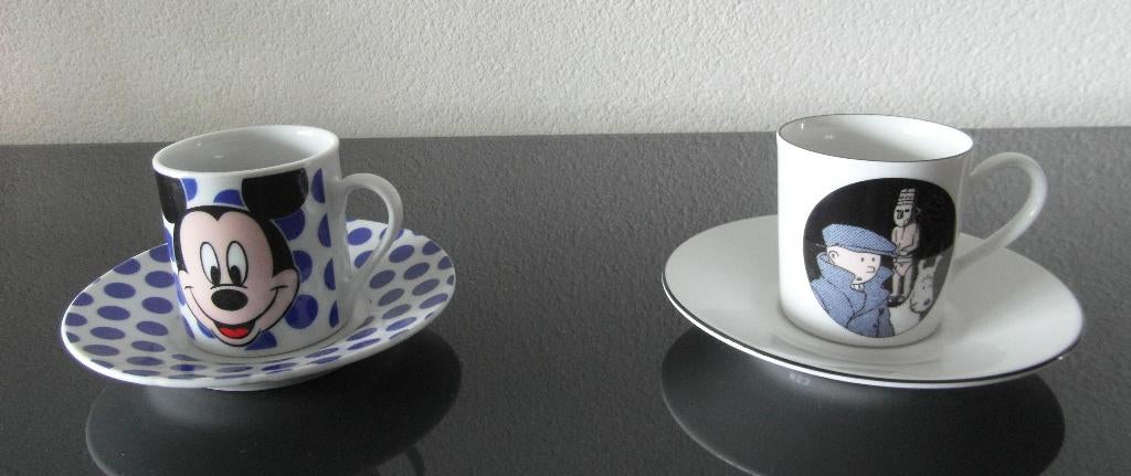 Kuifje en Mickey Mouse espresso kopjes, Huis en Inrichting, Keuken | Servies, Gebruikt, Ophalen of Verzenden, Overige stijlen