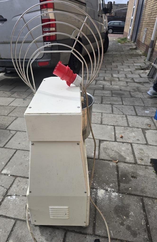 Deegmachine 30 liter 400v krachtstroom, Witgoed en Apparatuur, Keukenmixers, Ophalen of Verzenden