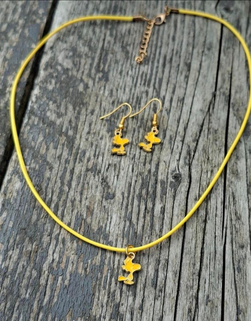 Set Woodstock ketting en oorbellen  Prijs incl verzendkosten, Ophalen of Verzenden, Nieuw, Overige materialen, Overige merken