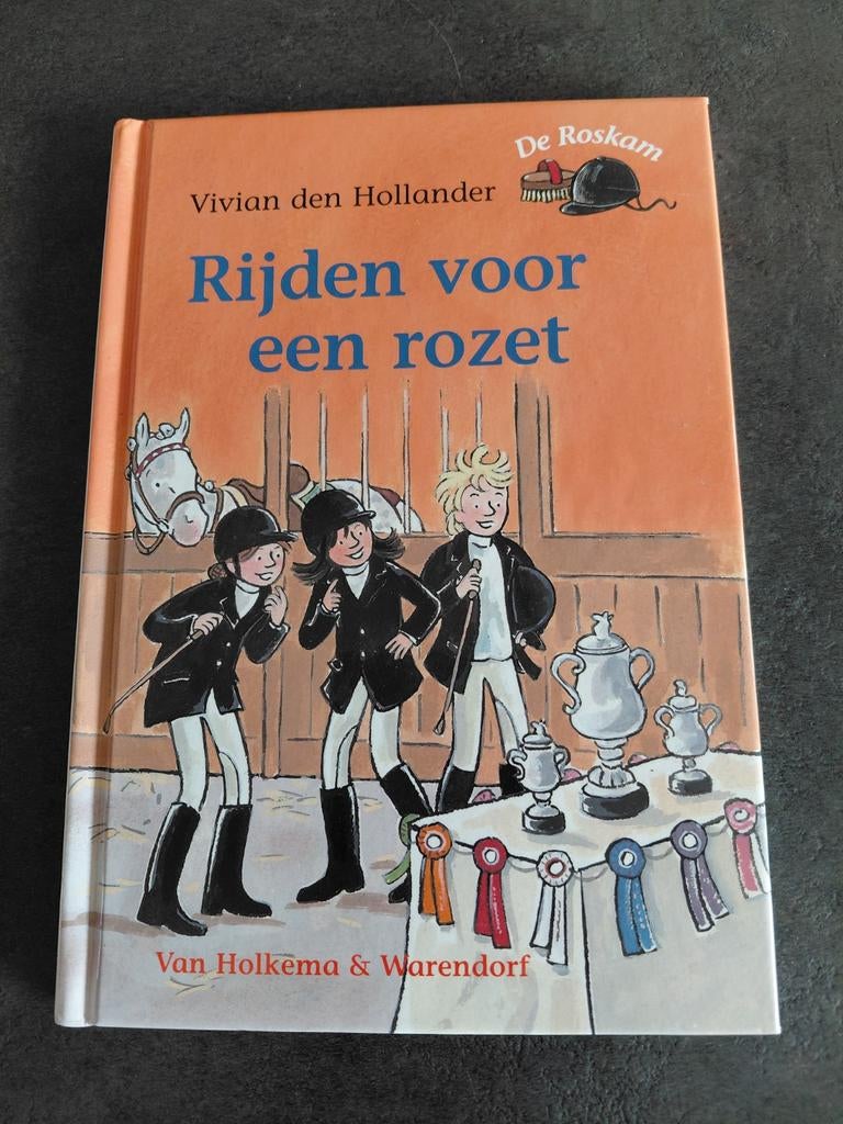 Nieuw - Rijden voor een rozet - Vivian den Hollander, Ophalen of Verzenden, Nieuw, Fictie algemeen