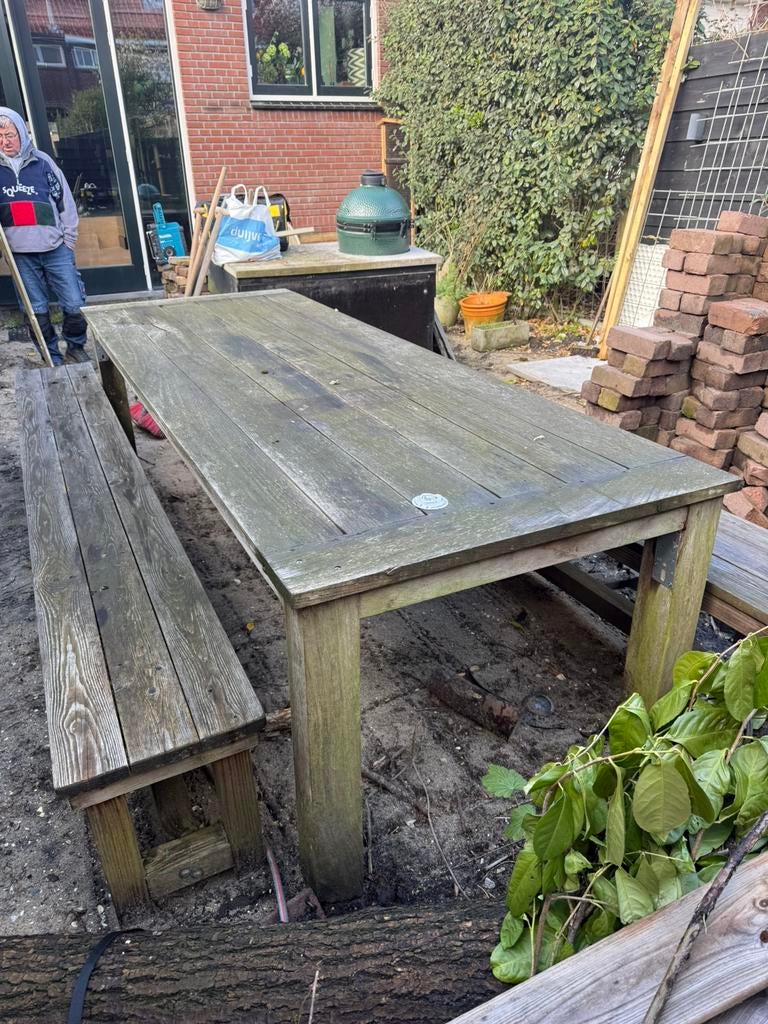 Tuintafel hardhout 280 cm en twee banken 300 cm, Ophalen, Gebruikt, 8 zitplaatsen, Bank