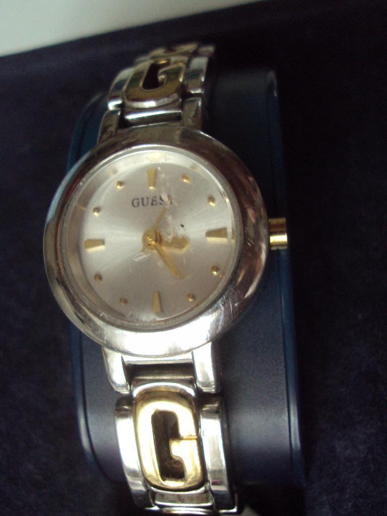 2 stuks Vintages Dameshorloges   Bucherer en Guess, Staal, Gebruikt, Staal, Verzenden