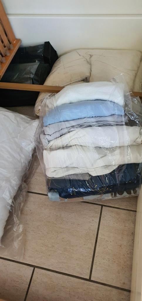 1 persoons dekbedovertrekken en hoeslakens 2pers. dekbed, Ophalen, Zo goed als nieuw