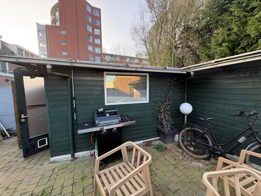 Gratis af te halen houten schuur, Ophalen, 250 tot 500 cm, Schuur, 2 ramen