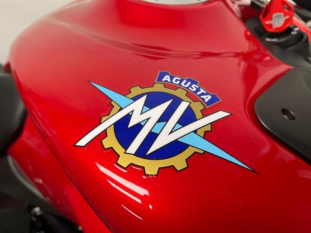 MV Agusta TURISMO VELOCE R (bj 2025) - foto 2