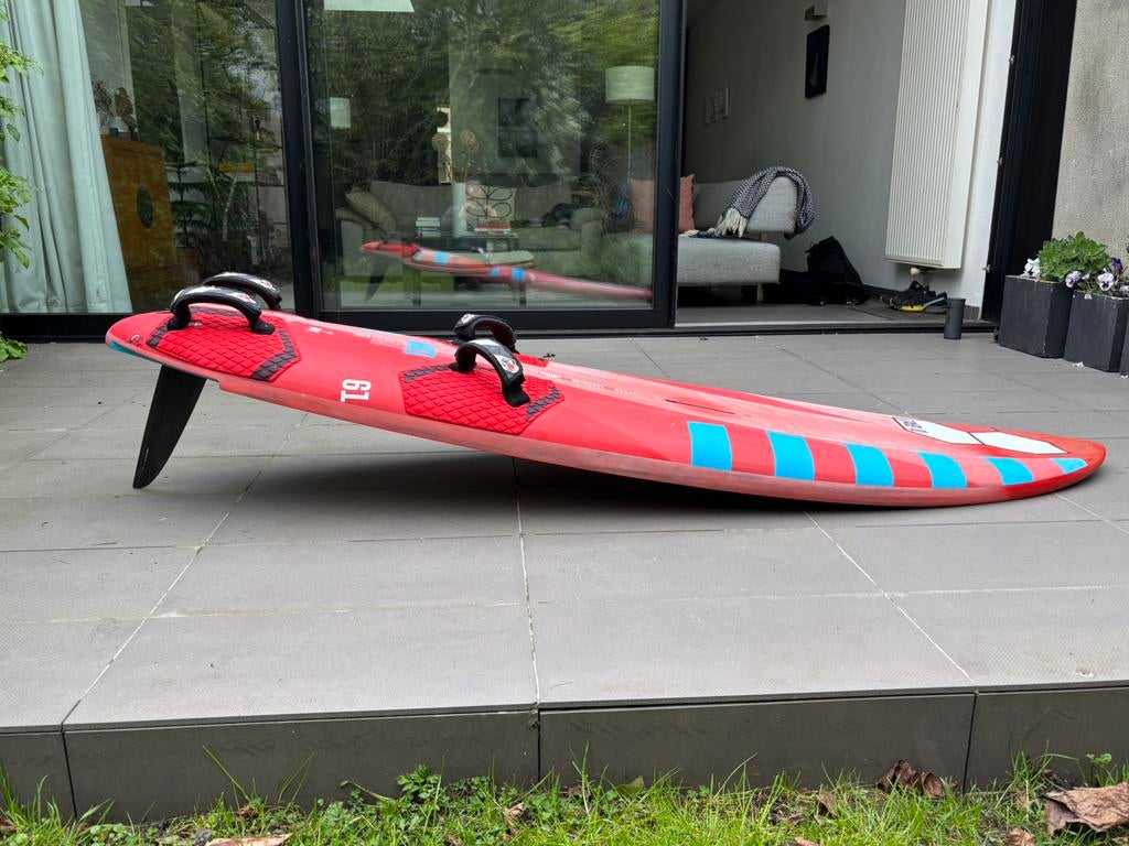 Tabou Manta 98 liter, Watersport en Boten, Windsurfen, Gebruikt, Minder dan 250 cm, Ophalen of Verzenden, Met vin(nen)