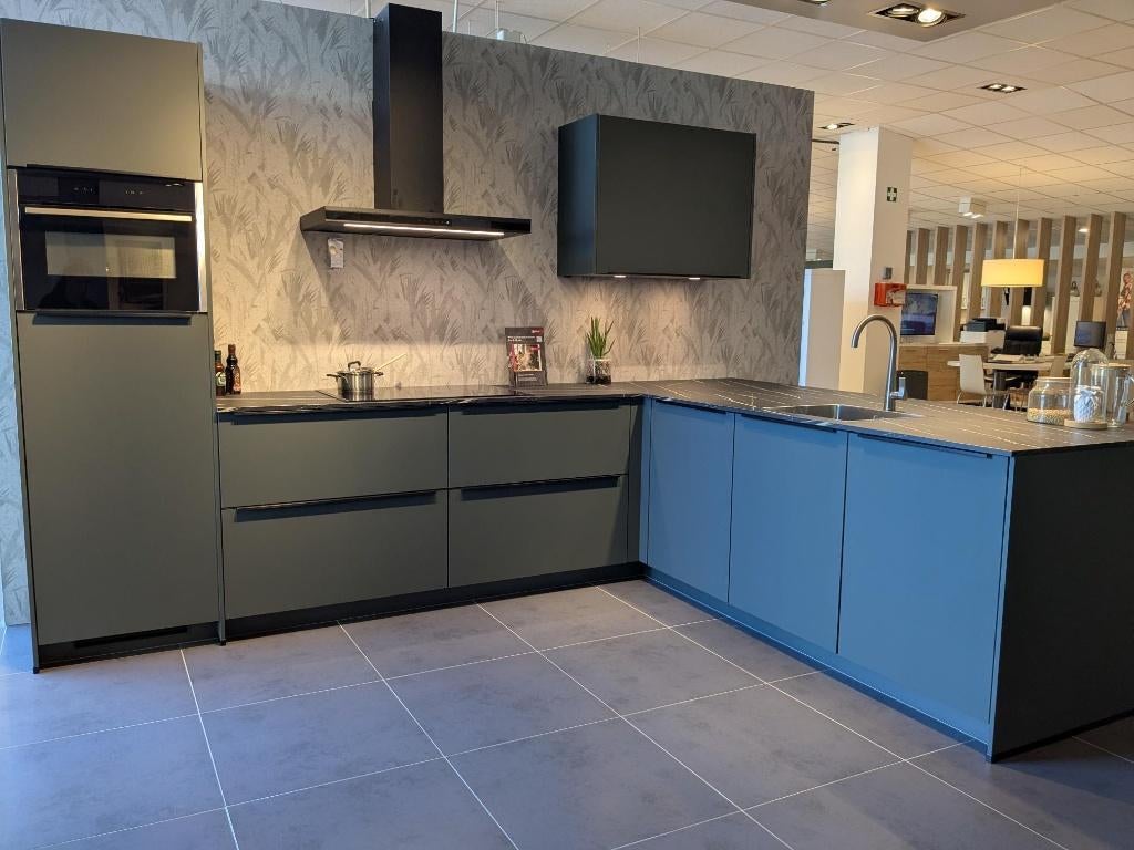 showroom keuken mineraal groen semi greeploos schiereiland, Ophalen, Overige kleuren, Hoekkeuken, Nieuw