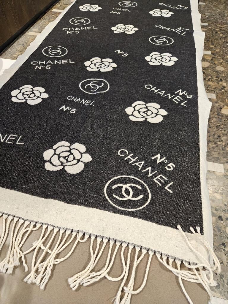 'Chanel' sjaal, Kleding | Dames, Mutsen, Sjaals en Handschoenen, Verzenden, Gedragen, Maat 46/48 (XL) of groter, Sjaal
