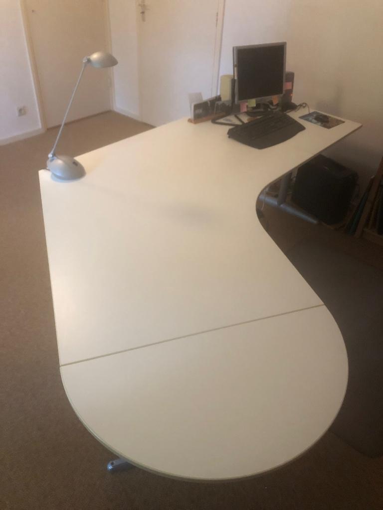 Bureau EFFEKTIV van IKEA, Ophalen, In hoogte verstelbaar, Zo goed als nieuw, IKEA