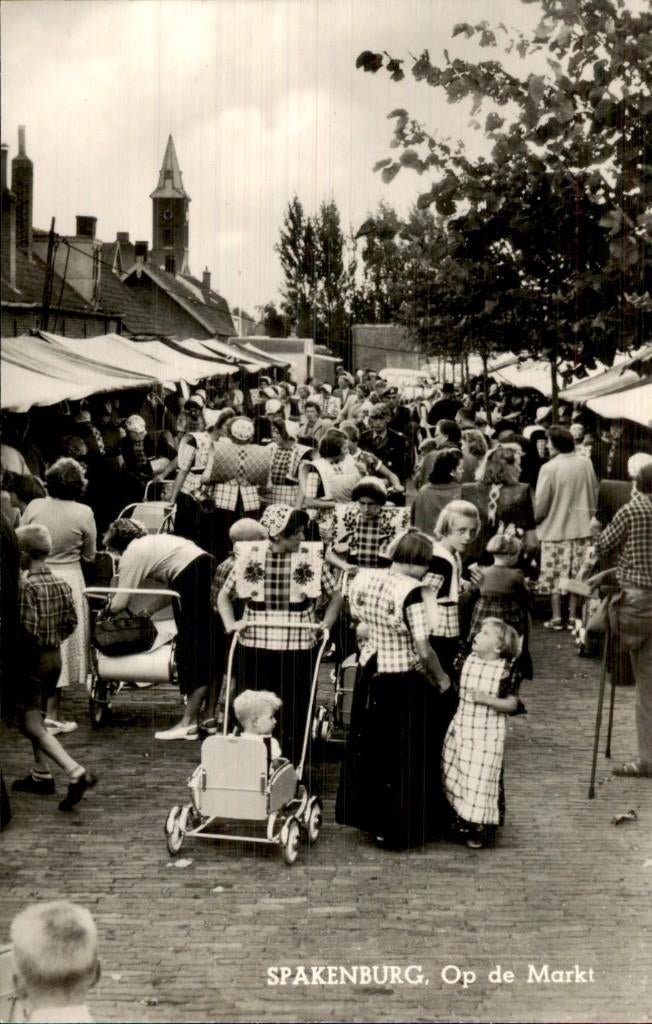 Spakenburg - Markt - Klederdracht en kinderwagens, Ophalen of Verzenden, 1940 tot 1960, Ongelopen, Utrecht