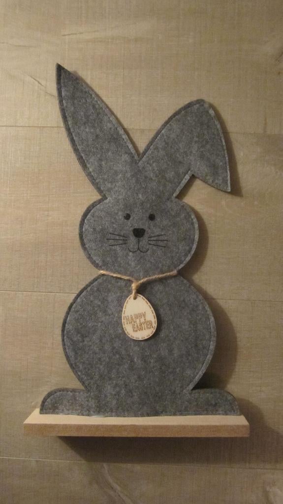 4 Vilten paashazen op houten standaard 40 cm * Nieuw *., Ophalen of Verzenden, Nieuw, Grijs