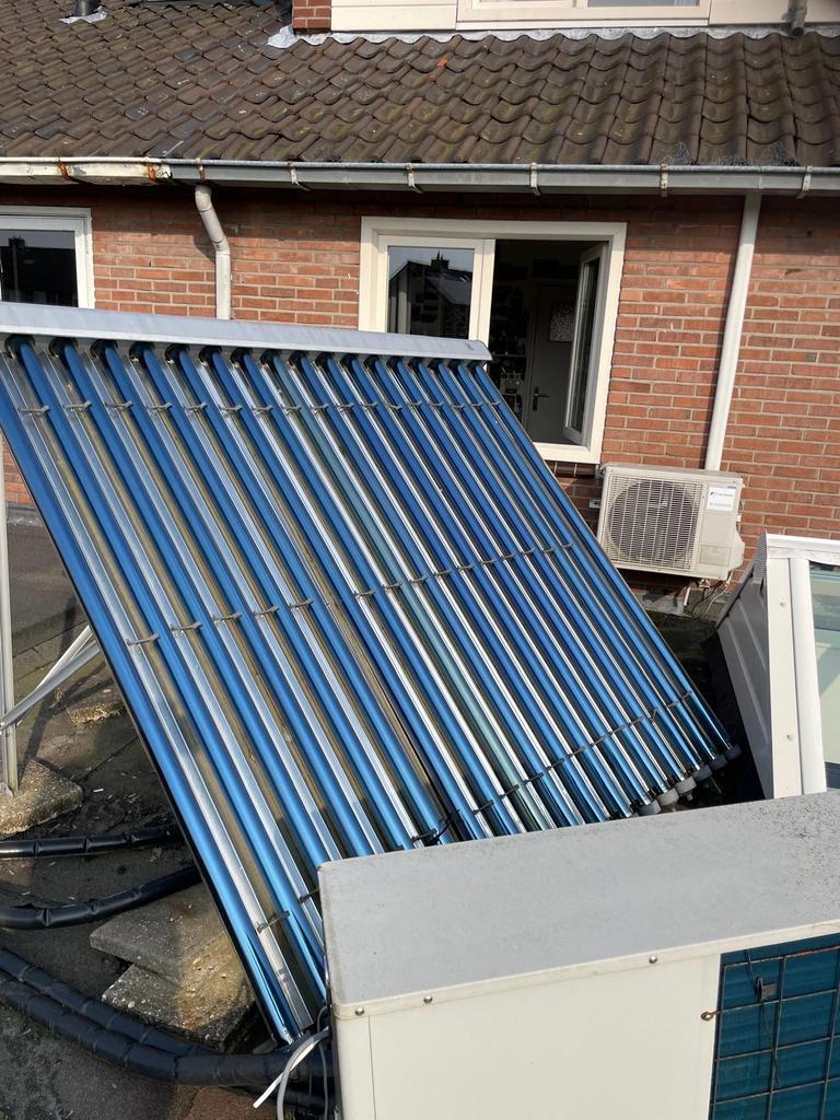 Zonnecolector inclusief warmtepomp., Ophalen, Gebruikt